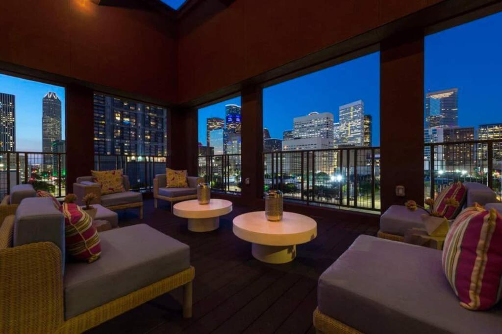 Apto 1 Bed - Kitchen - Free Parking Apartment Houston Luaran gambar